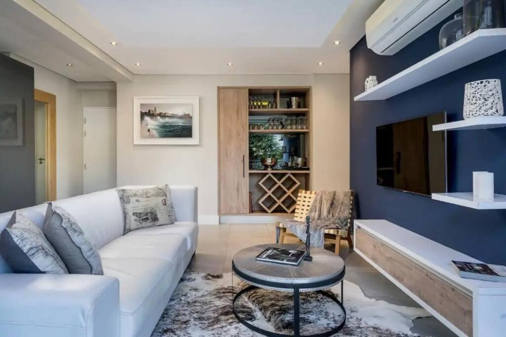 2bedroom -mountain View+pool Cape Town