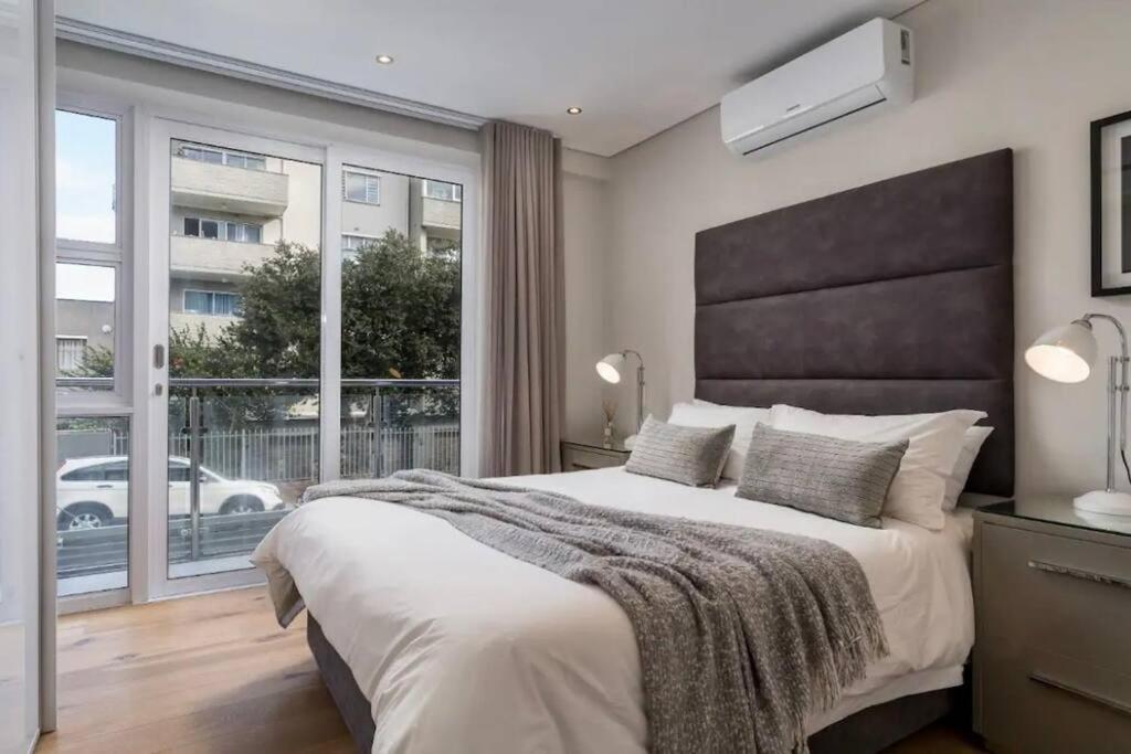 2bedroom -mountain View+pool Apartment Cape Town
